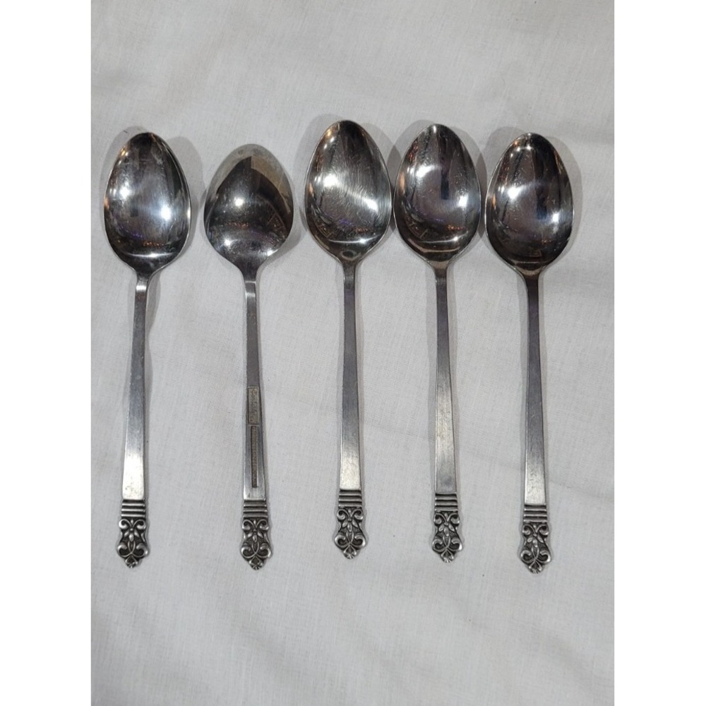 Set of 5 unknown SCROLL & LINE TOP satin TEASPOON BY CAMBRIDGE STAINLESS